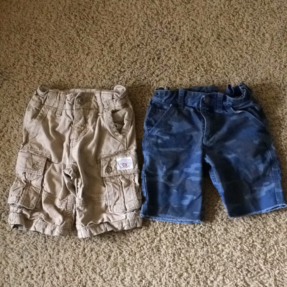 SOLD 2 boys shorts size 5T